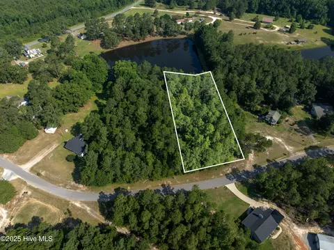 7 Country Ln, Ellerbe, NC 28338