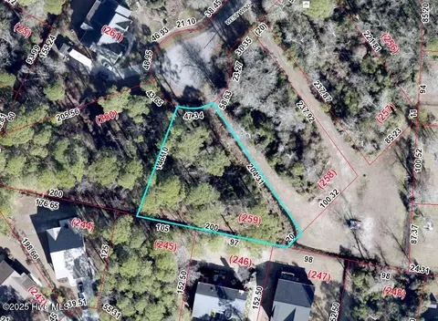 909 W Wind Ct, New Bern, NC 28560