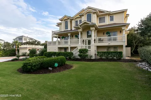 117 Charles Jenkins Ln E, Kitty Hawk, NC 27949