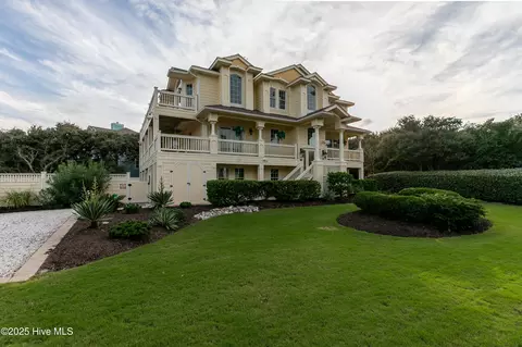 117 Charles Jenkins Ln E, Kitty Hawk, NC 27949 photo 2