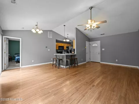 404 Silo Ct, Hubert, NC 28539 photo 5