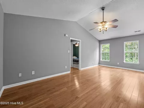 404 Silo Ct, Hubert, NC 28539 photo 4
