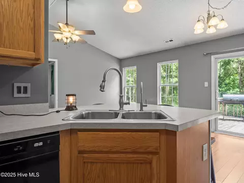 404 Silo Ct, Hubert, NC 28539 photo 13