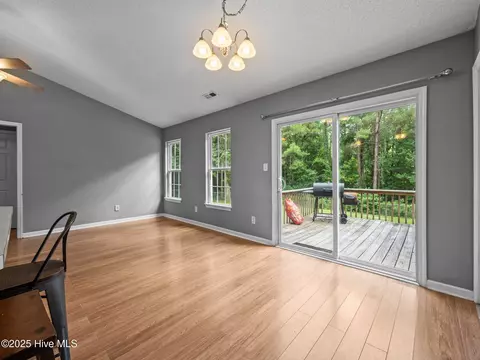 404 Silo Ct, Hubert, NC 28539 photo 8