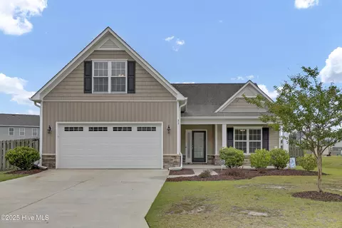 32 Maxwell Dr, Rocky Point, NC 28457