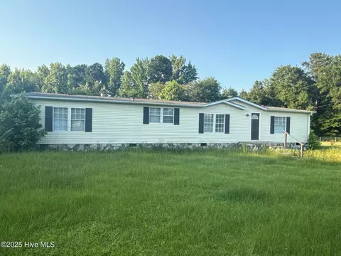 963 Gentry Rd, Maxton, NC 28364 photo 1