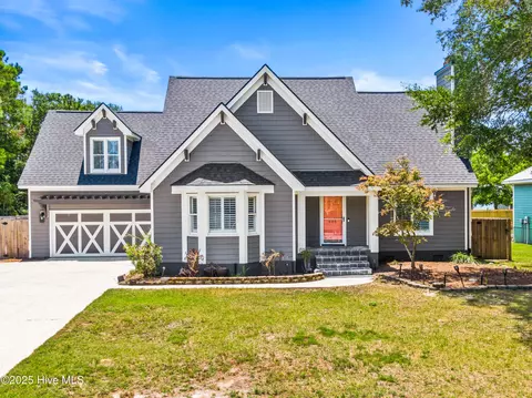 505 Peninsula Dr, Carolina Beach, NC 28428