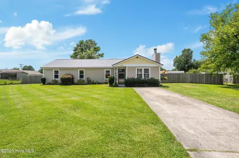213 Ashwood Ct, Havelock, NC 28532
