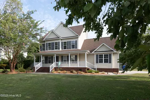 209 White Oak Dr, Greenville, NC 27858