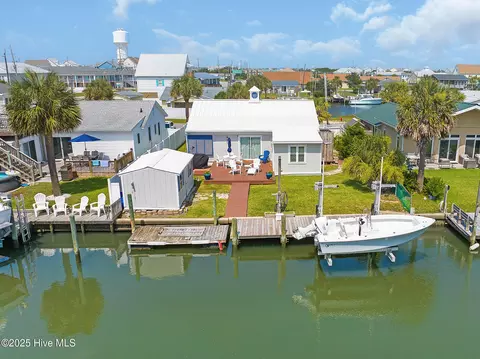 104 Bayview Blvd, Atlantic Beach, NC 28512