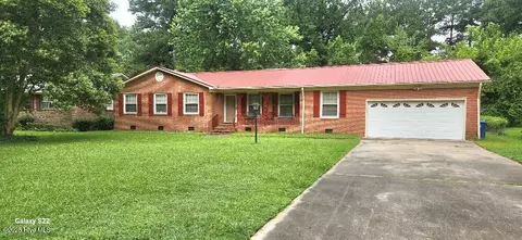 702 Girl Scout Rd, Kinston, NC 28501