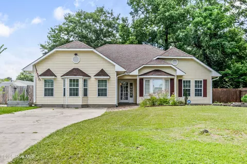 96 Eastgate Dr, Jacksonville, NC 28540