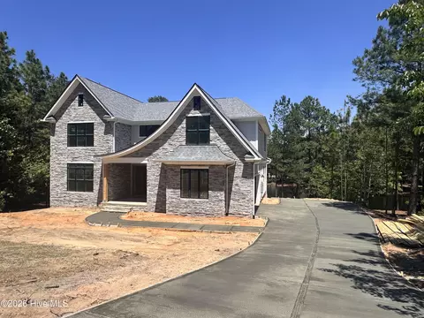 16 Overpeck Ln, Pinehurst, NC 28374