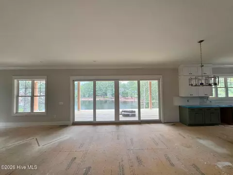 Living - 16 Overpeck Ln, Pinehurst, NC 28374 photo 2 of 3