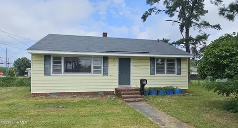 361 Snow Hill St, Ayden, NC 28513