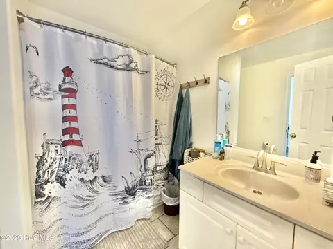 Bath - 112 Outrigger Dr, Kill Devil Hills, NC 27948 photo 4 of 4