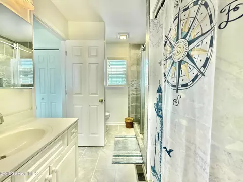 Bath - 112 Outrigger Dr, Kill Devil Hills, NC 27948 photo 2 of 4
