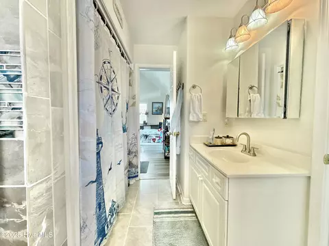 Bath - 112 Outrigger Dr, Kill Devil Hills, NC 27948 photo 1 of 4