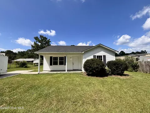 134 Harmon St, Clinton, NC 28328