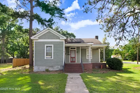 302 S Caswell St, La Grange, NC 28551