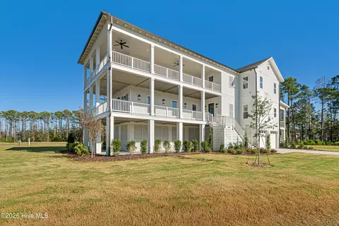 503 Swan Ct, Beaufort, NC 28516