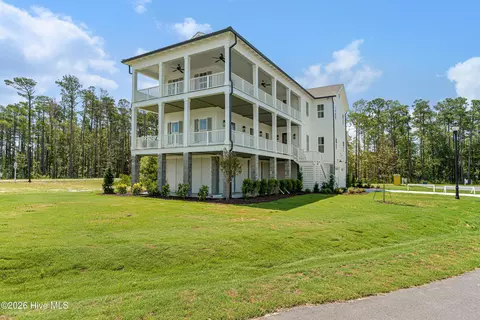 503 Swan Ct, Beaufort, NC 28516
