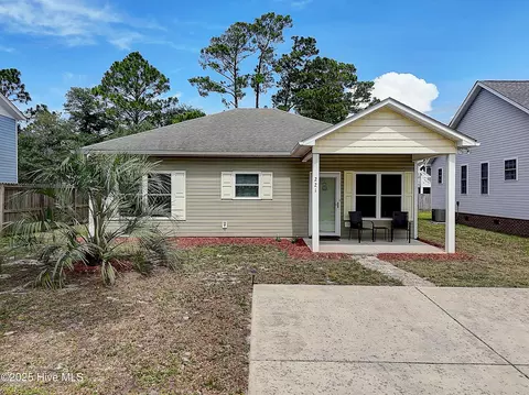 221 NE 64th St, Oak Island, NC 28465