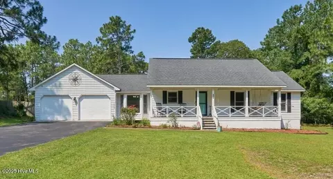 101 Pinesage Dr, West End, NC 27376