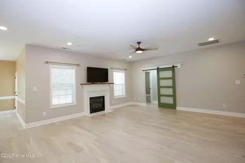 Living - 106 Schever Rd, West End, NC 27376 photo 2 of 6