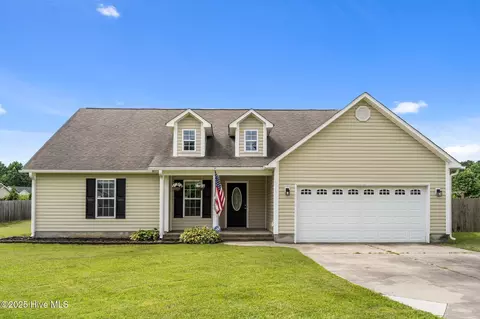308 Boss Ct, Richlands, NC 28574