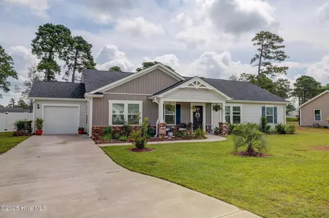 881 Golf View Rd, Southport, NC 28461
