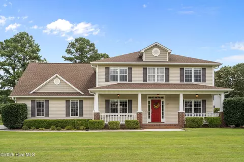 102 Cross Creek Dr, Jacksonville, NC 28540