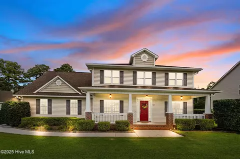 102 Cross Creek Dr, Jacksonville, NC 28540
