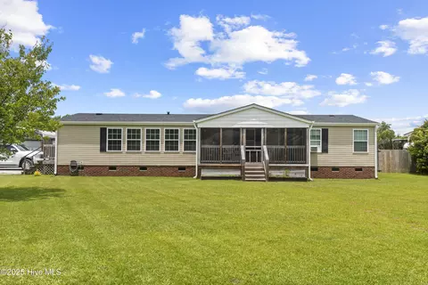 111 Hidden Creek Dr, Swansboro, NC 28584
