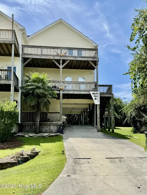123 W Sandbur Dr, Emerald Isle, NC 28594