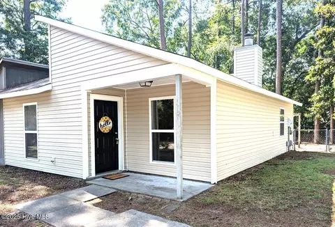 112 Twinwood Dr, Jacksonville, NC 28546