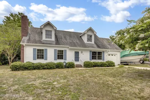 917 Arnold Rd, Wilmington, NC 28412