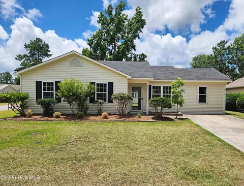627 Lanvale Hills Cir, Leland, NC 28451