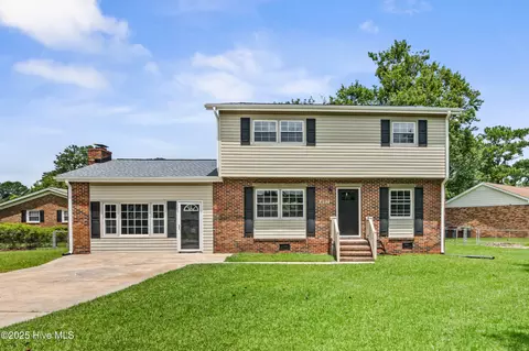 407 Thomas Dr, Jacksonville, NC 28546