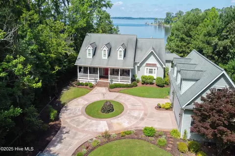 355 Suttons Landing Rd, Hertford, NC 27944