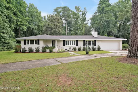 354 Golf Course Rd, Whiteville, NC 28472