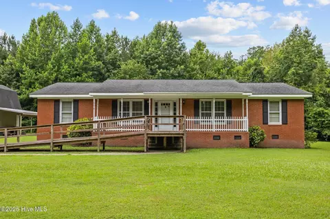 1467 N White Post Rd, Pinetown, NC 27865