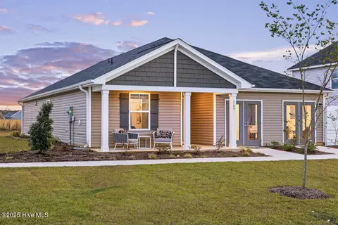 620 S Squires Run Ln, Richlands, NC 28574