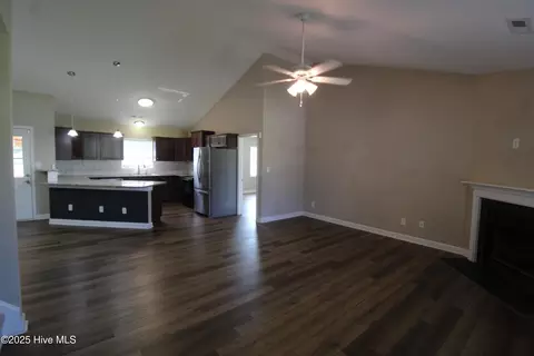 307 Basil Ct, Hubert, NC 28539 photo 3