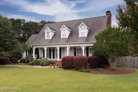 720 Delano Ct, Greenville, NC 27858