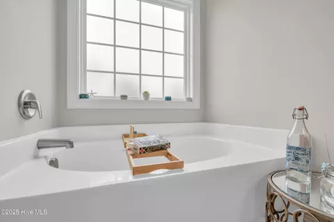 Bath - 256 E Conolly Ct, Hampstead, NC 28443 photo 1 of 1