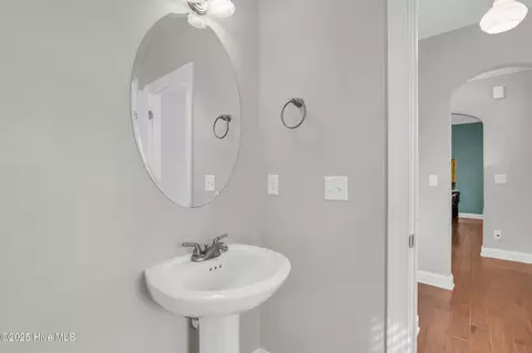 Entry Way - 256 E Conolly Ct, Hampstead, NC 28443 photo 1 of 2