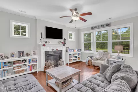 Living - 256 E Conolly Ct, Hampstead, NC 28443 photo 1 of 1