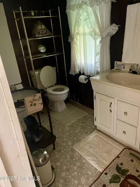 930 Rand St, Smithfield, NC 27577 photo 6