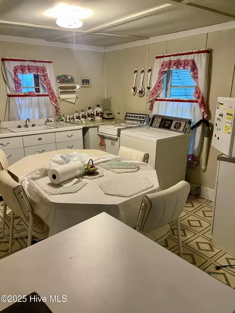 930 Rand St, Smithfield, NC 27577 photo 5